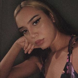 Meet your Posher, Camyria